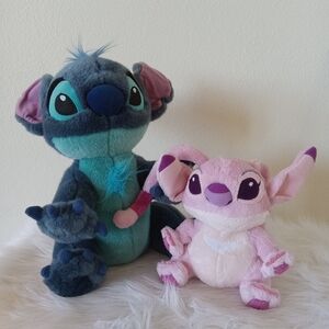 Stitch and Girlfriend Angel - Disney